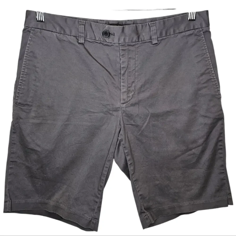 Banana Republic Aiden Shorts Flat Front Pocketed Zipper and Button Closure 32 W